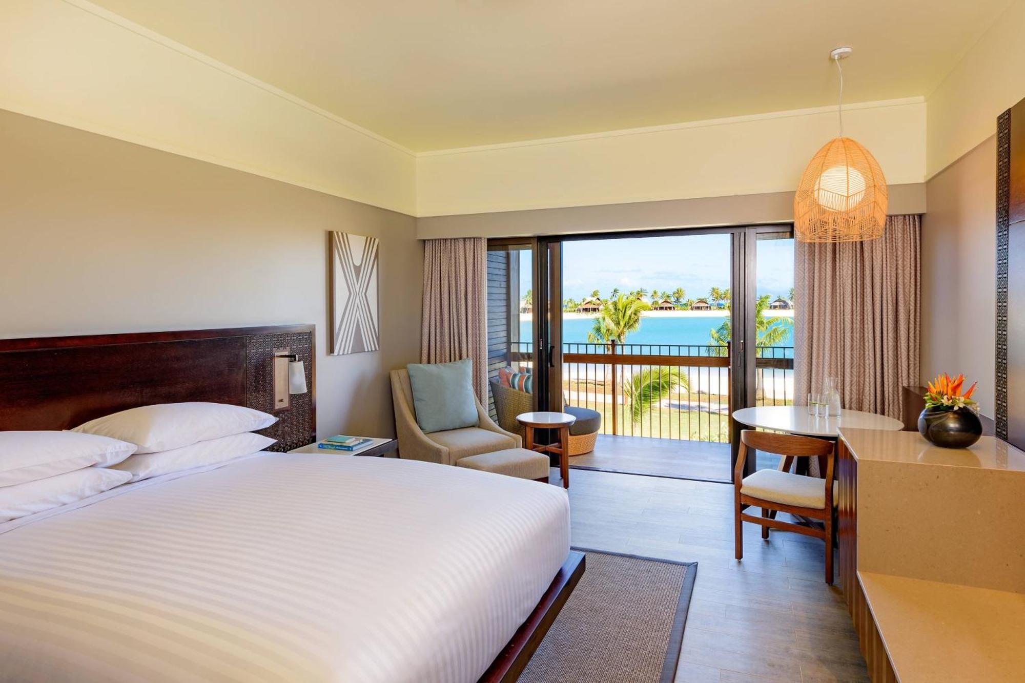 Fiji Marriott Resort Momi Bay Eksteriør bilde A guest room at the Hilton Rarotonga