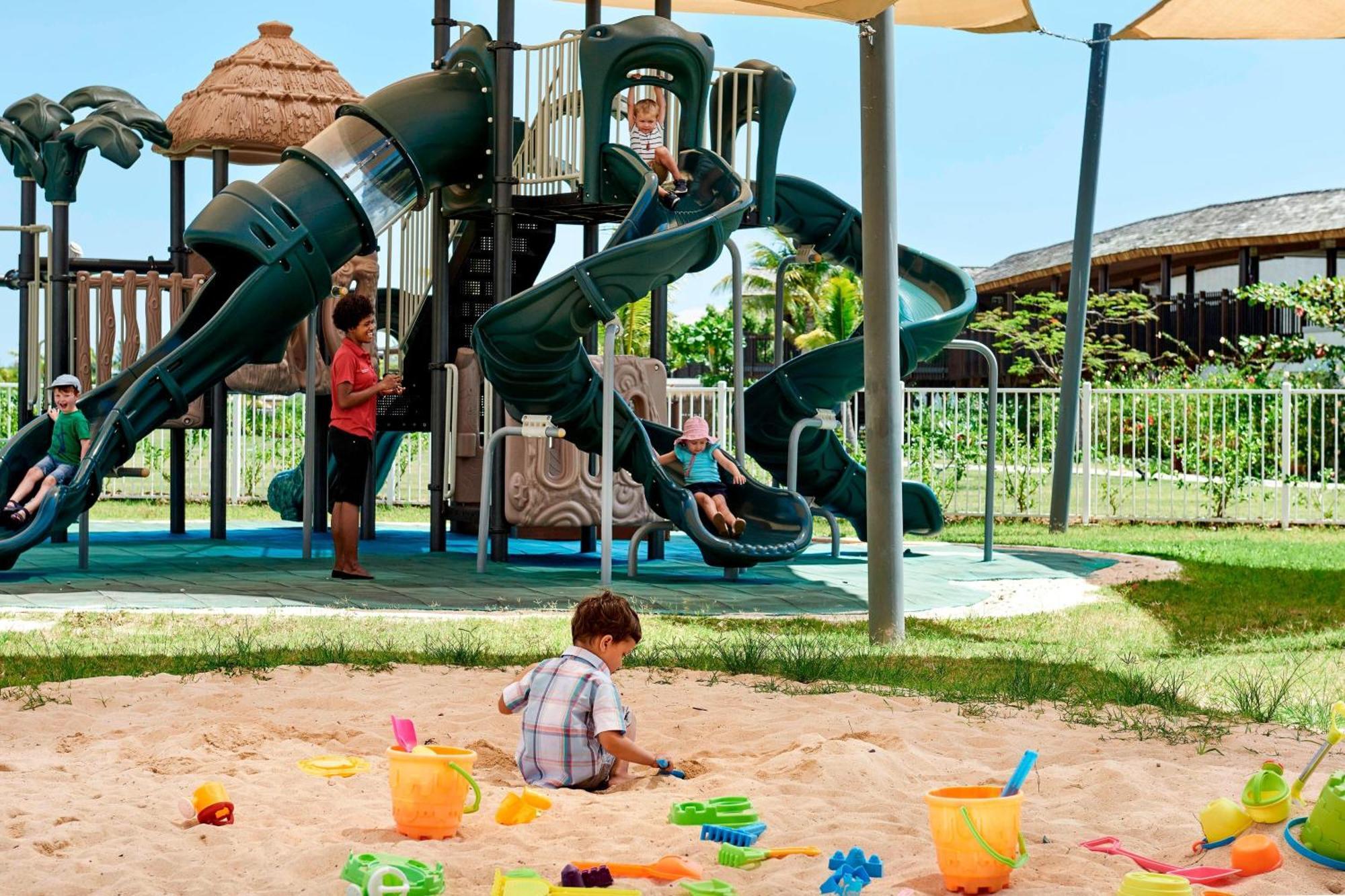 Fiji Marriott Resort Momi Bay Eksteriør bilde Playground at the resort
