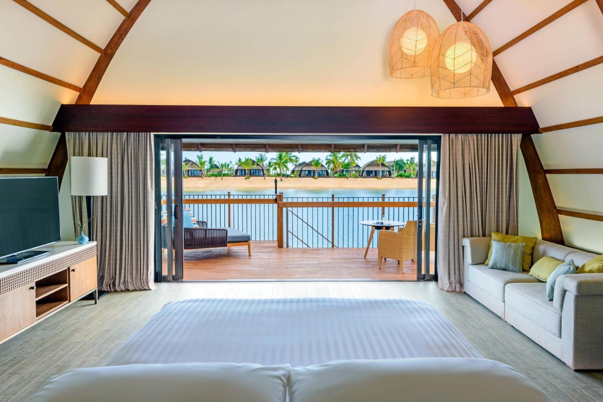 Fiji Marriott Resort Momi Bay Eksteriør bilde Beachfront Suite