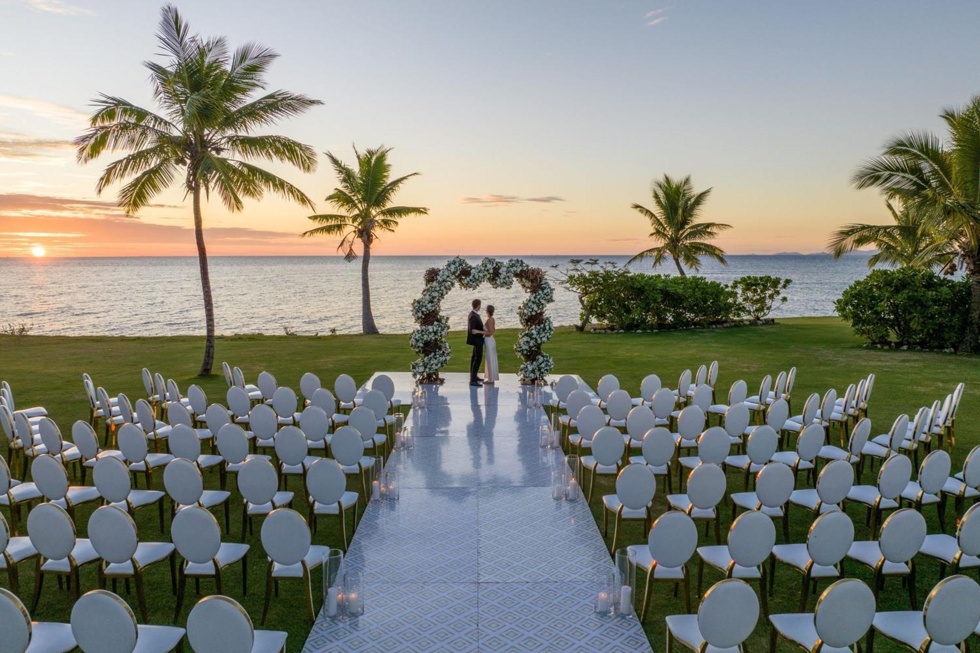 Fiji Marriott Resort Momi Bay Eksteriør bilde Wedding at the Four Seasons Resort