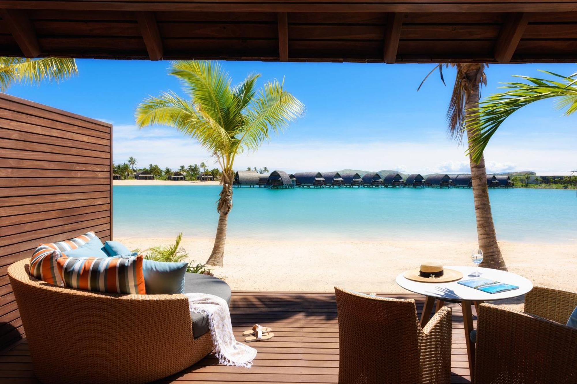 Fiji Marriott Resort Momi Bay Eksteriør bilde Beachfront Villa
